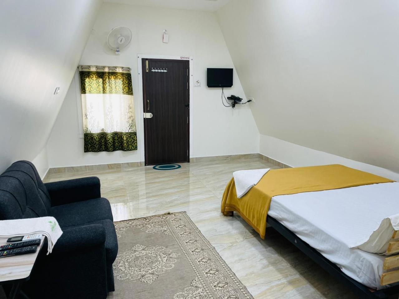 Greenleaf Resorts And Restaurant Rameswaram Bagian luar foto