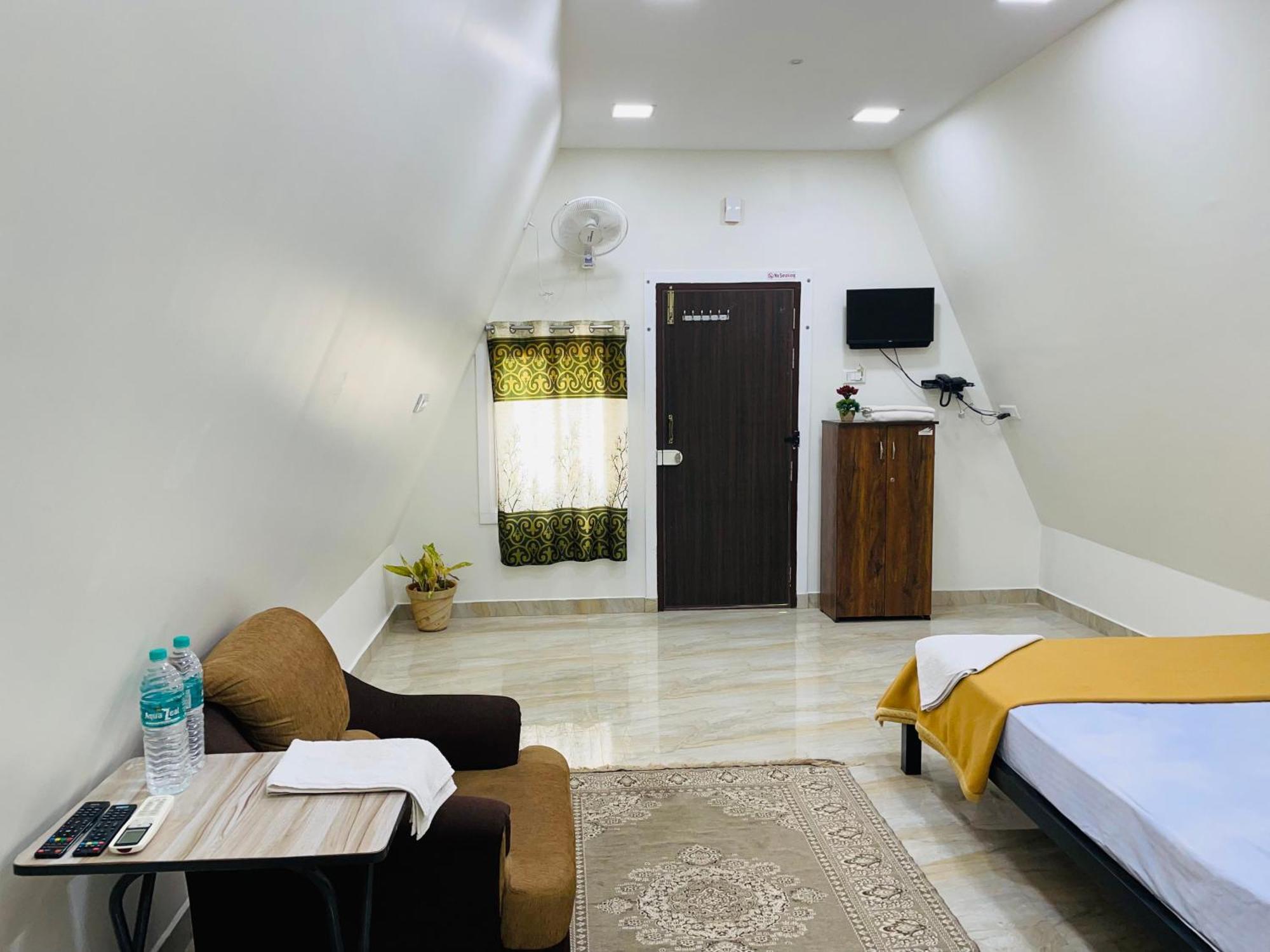 Greenleaf Resorts And Restaurant Rameswaram Bagian luar foto